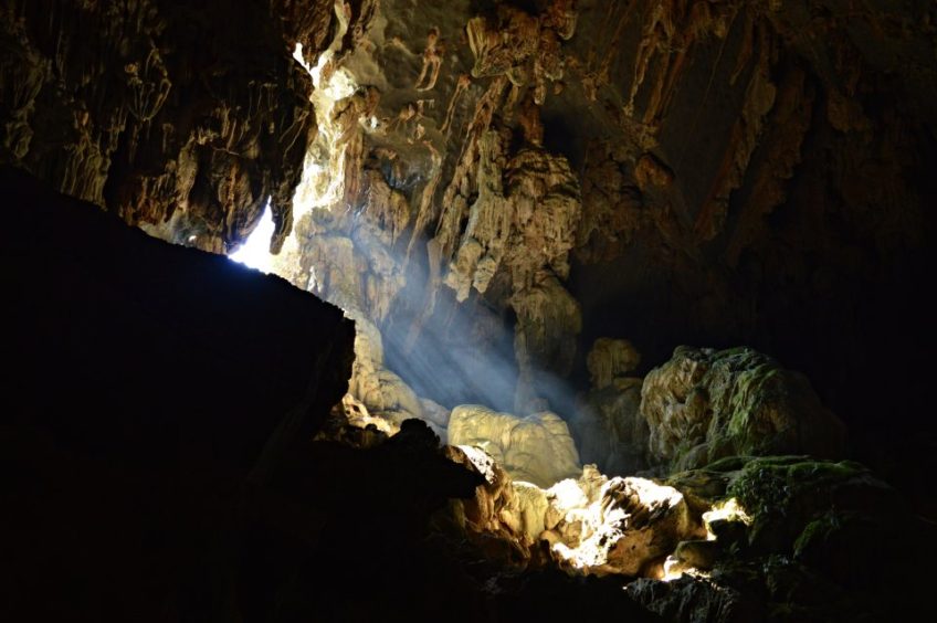 Za černočernými jeskyněmi a nejjasnějšími vyhlídkami do Vang Vieng