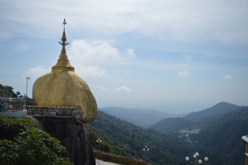 Kyaiktiyo alias Golden Rock